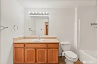 Upstairs full bathroom