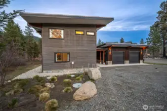 2 Car Detached Garage