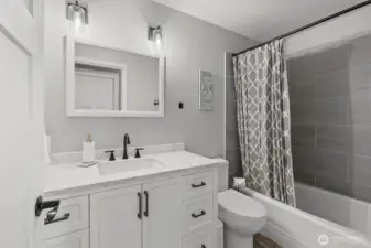 Main/hallway upstairs bathroom