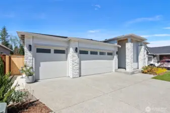 Expanded 3 Car Garage