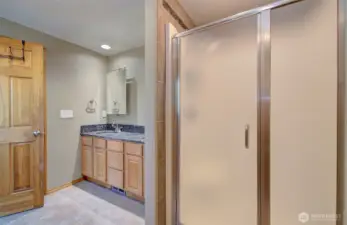 Bathroom, Attached