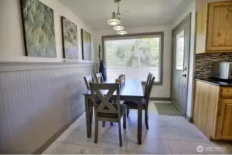 Entry / Dining room