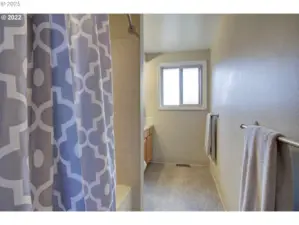 2nd Bathroom