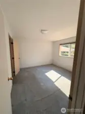 primary bedroom11x12