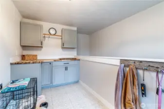 Mud room off the kitchen - pet area
