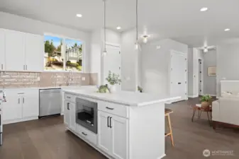 Photographs are for illustrative purposes only. Features, finishes, interior/exterior colors, landscaping and floorplan shown may vary from actual homes built