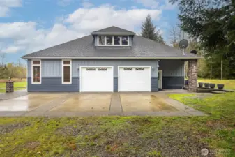 Side view with double garage