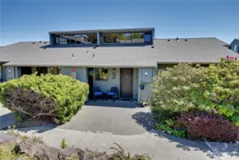 Welcome home to your duplex-style, one-level condo in the beautiful Port Ludlow resort!