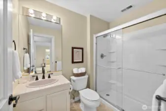 Upstairs Hall Bathroom