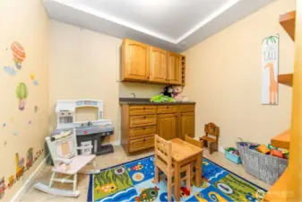Ground level bonus room