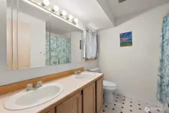 Primary Bath w/ Shower