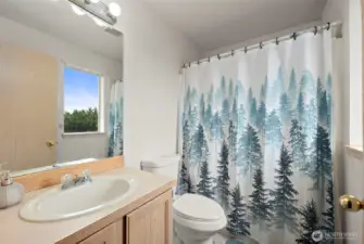 Upstairs Full Guest Bath w/ Tub & Shower