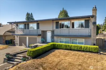 Come explore this entertainer's dream home in Kingsgate.