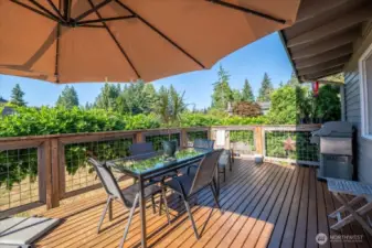 Gather in privacy, BBQ in privacy, live in privacy. BBQ is plumbed to Natural Gas
