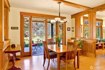 Fine finishes inside, and the grandeur of the North Cascades outside.