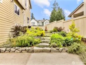 Photos don't do this space justice! The patio is over sized and the foliage is just stunning. You have to see this in person.