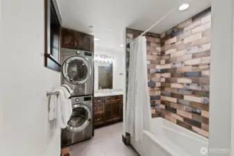 Upper level full bath with laundry