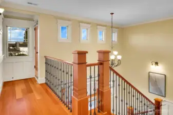 This 2nd floor landing overlooks the foyer and has access to a balcony the overlooks the front yard