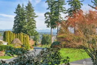 Views toward the golf course and Cascade mountains are enjoyed from the 2nd floor balcony