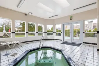 Hot Tub off the pool.