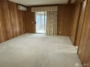 Guest bedroom with A/C split