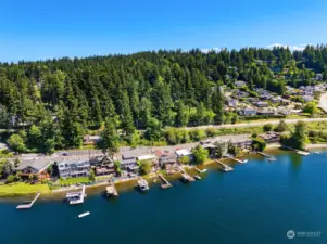 Beautiful East Lake Sammamish shoreline!