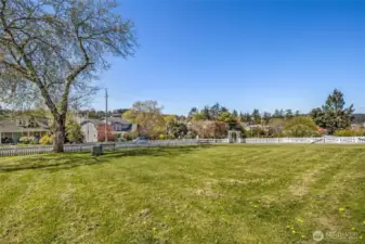 park and tennis court nearby