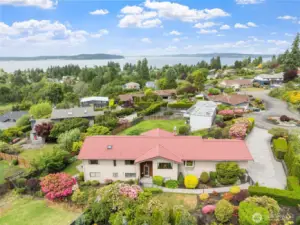 Exceptional view home owned by single owner, showcases true pride of ownership 3,826 sq ft, 4 bedrooms & 3 bathrooms.