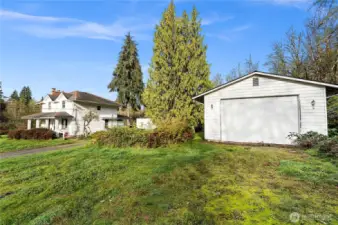 Large 24x36 garage with newer roof