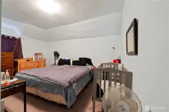 Front bedroom #2