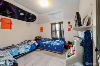 Front bedroom #3