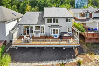 600sf deck is great for entertaining & you're surrounded by parks and trails at your door step.