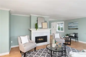 Entry to living/dining room.