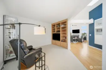 This room to the left of the front door can serve as an additional media room or office?