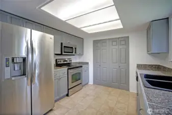 Spacious and well laid out kitchen.