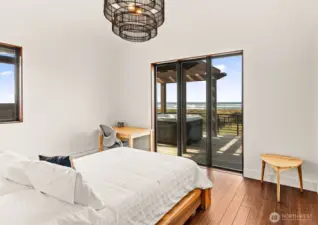 2nd primary suite on main level