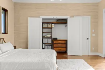 Custom closet shelving