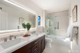 It has a pretty trick mirror in it, again fully remodeled.