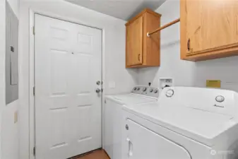 Laundry Room w/Cabinets. Washer and Dryer Stay!