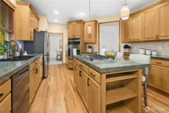 Gas cooktop & inviting backsplash, too