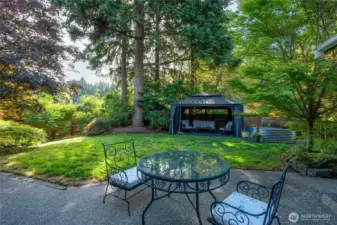 Gazebo for entertaining conveys with the home