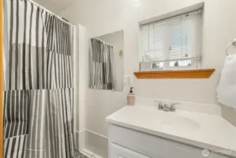 2nd Primary Bath