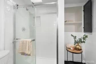 Full 5-pc bath on 2nd level