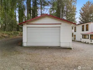 2 car detached garage
