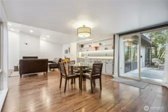 Ample room for dinning & entertainment in this open area.