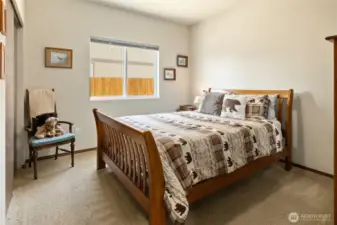 2nd bedroom