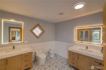 Oversized primary bath w/ amazing tile