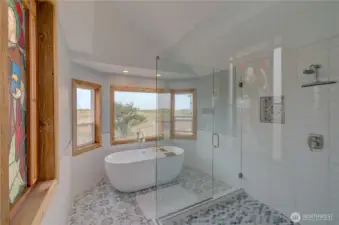 Primary bath that you may not want to leave!