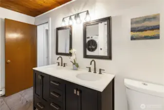 Double vanity with ample storage