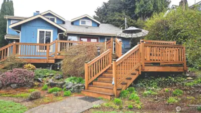 Oversized deck for entertaining and enjoying the Lake Views